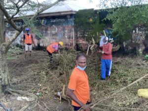 Bassey Akiba lead members of the community to participate in monthly sanitation exercise At Akim health care center calabar