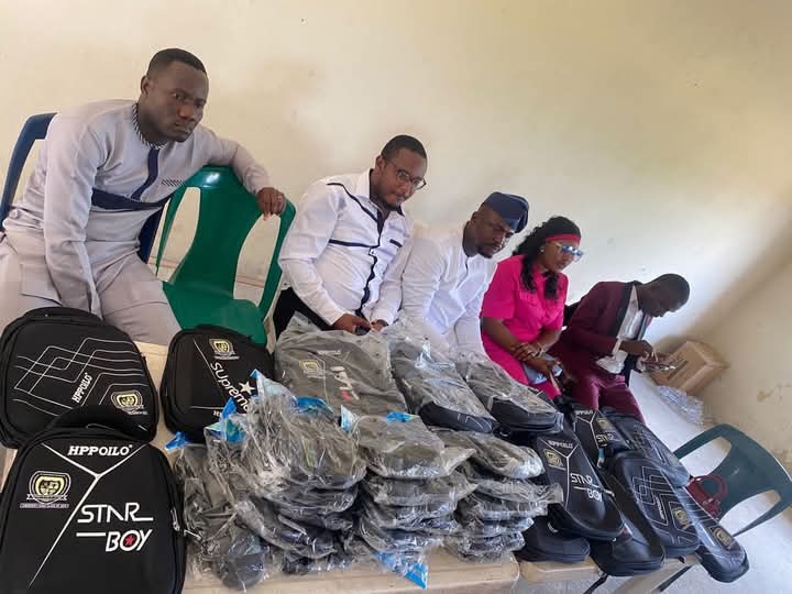 The Old Students Association of Government Secondary School Akim Qua Town GSS Akim Class of 2008, successfully organized the first edition of their Back to School & Mentorship Project on November 27, 2024. The event, themed “Building Tomorrow Today,” aimed to give back to the school and inspire current students through mentorship and donations.