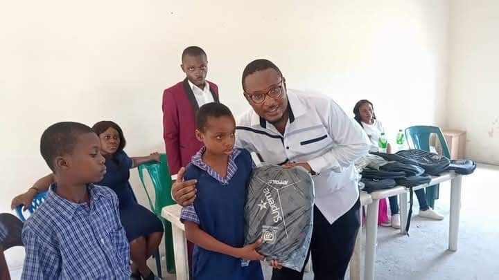 The Old Students Association of Government Secondary School Akim Qua Town GSS Akim Class of 2008, successfully organized the first edition of their Back to School & Mentorship Project on November 27, 2024. The event, themed “Building Tomorrow Today,” aimed to give back to the school and inspire current students through mentorship and donations.