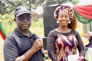 The Special Assistant to the Governor on Gender Mainstreaming, Ms. Utibe-Abasi Orok Bassey-Duke, seized the opportunity of a significant political gathering in the Idundu/Anyananse ward, where members of the All Progressives Congress (APC) officially received defectors from the People's Democratic Party (PDP), to formally familiarize herself with her ward party members and leaders from the state chapter of the party.