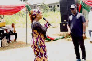 The Special Assistant to the Governor on Gender Mainstreaming, Ms. Utibe-Abasi Orok Bassey-Duke, seized the opportunity of a significant political gathering in the Idundu/Anyananse ward, where members of the All Progressives Congress (APC) officially received defectors from the People's Democratic Party (PDP), to formally familiarize herself with her ward party members and leaders from the state chapter of the party.
